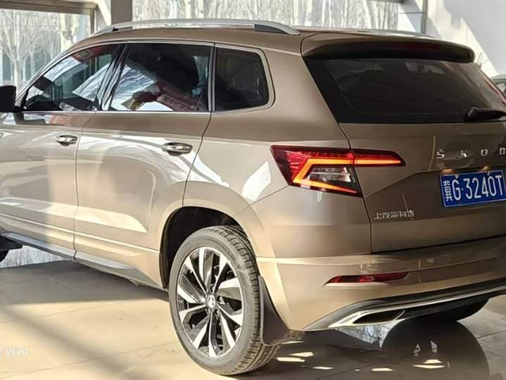 Фото 4 - Skoda Karoq
