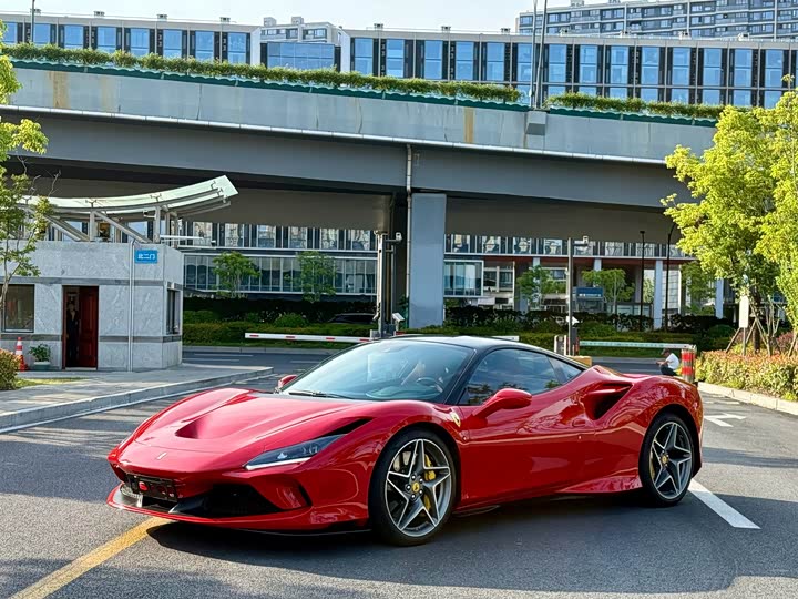 Фото 3 - Ferrari F8