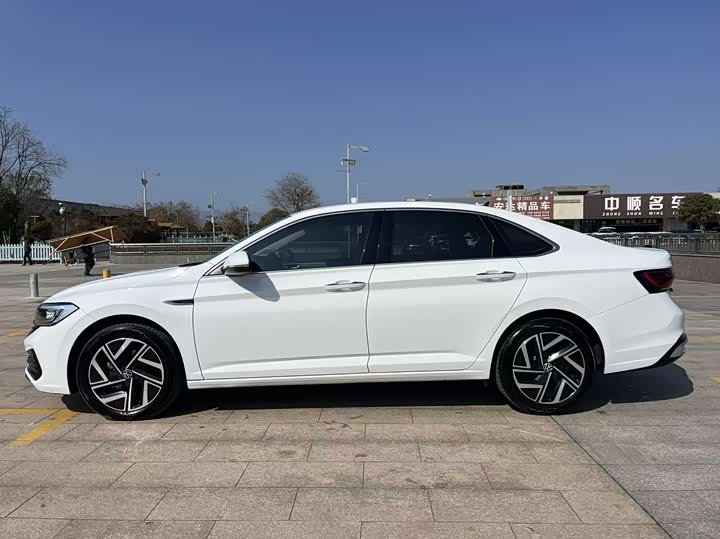 Фото 4 - Volkswagen Sagitar L