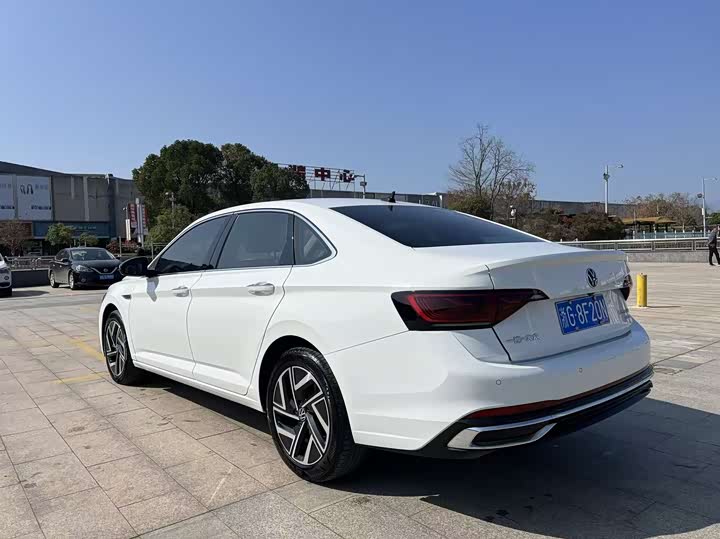 Фото 7 - Volkswagen Sagitar L