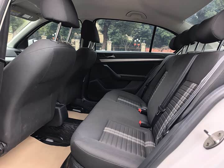 Фото 4 - Volkswagen Lavida