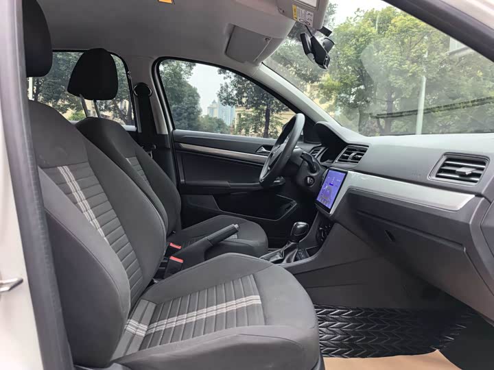 Фото 9 - Volkswagen Lavida