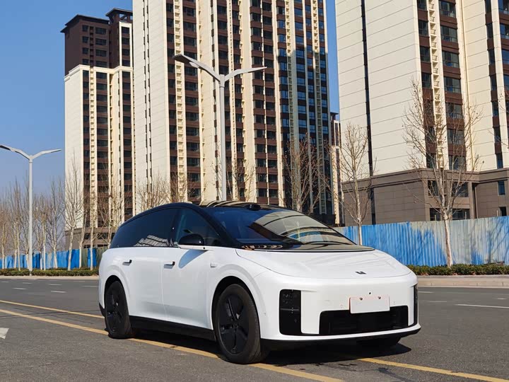 Фото 3 - LiXiang i8