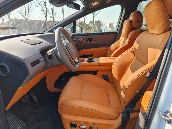 Фото 8 - LiXiang i8