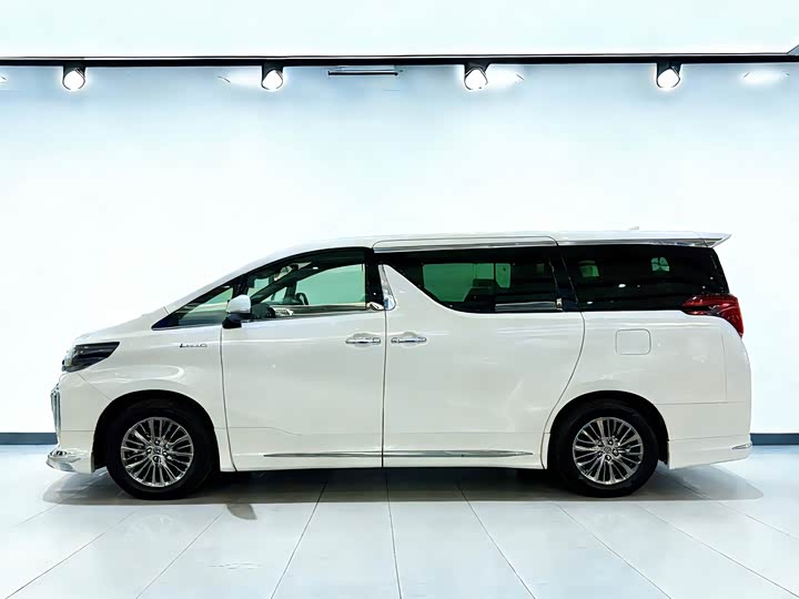 Фото 7 - Toyota Alphard