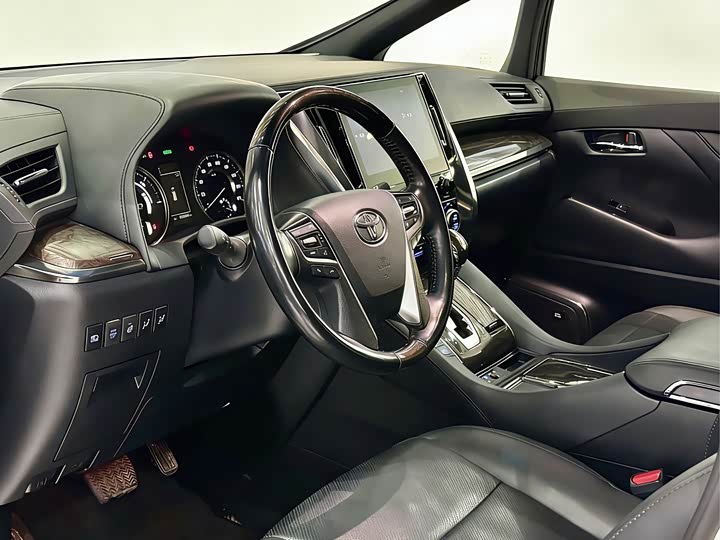 Фото 9 - Toyota Alphard