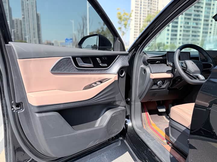 Фото 8 - Chery Tiggo 8L