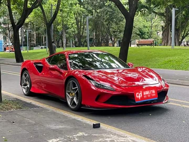 Фото 3 - Ferrari F8