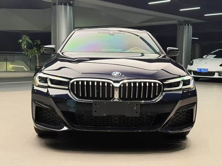 Фото 2 - BMW 5 Series