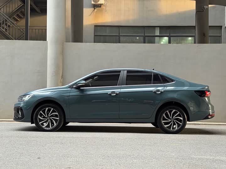 Фото 3 - Volkswagen Lavida