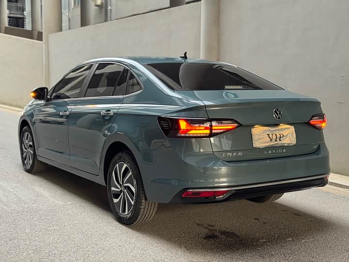 Фото 4 - Volkswagen Lavida