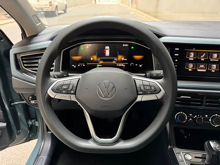 Фото 9 - Volkswagen Lavida
