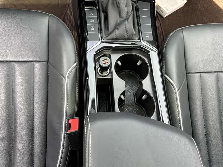 Фото 4 - Volkswagen Passat