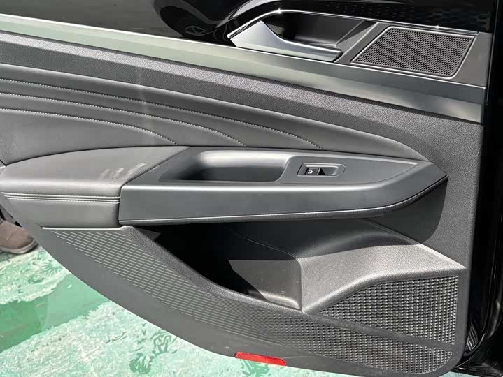 Фото 5 - Volkswagen Passat