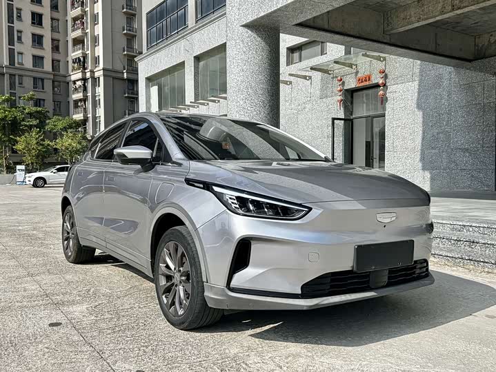 Фото 3 - Geely Geometry C