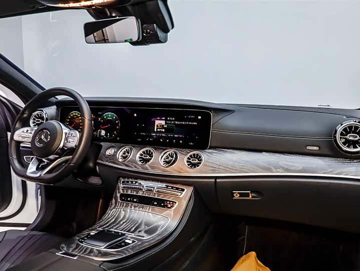 Фото 2 - Mercedes-Benz CLS-Class