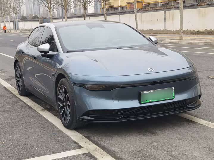 Фото 2 - Zeekr 007