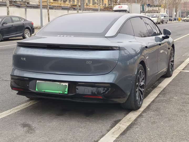 Фото 4 - Zeekr 007