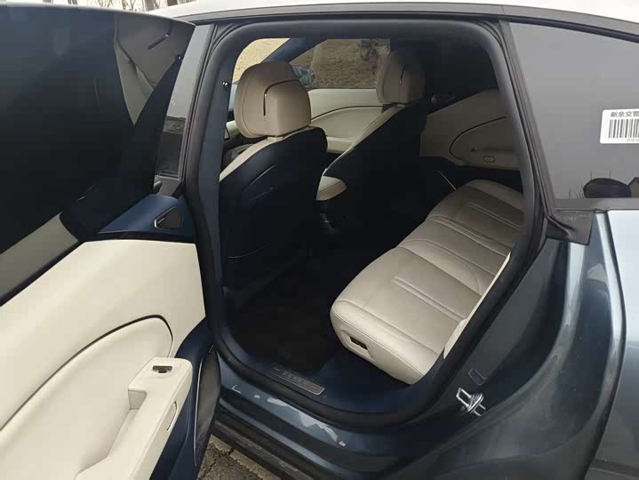 Фото 7 - Zeekr 007