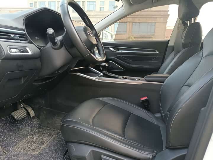 Фото 4 - Geely Emgrand