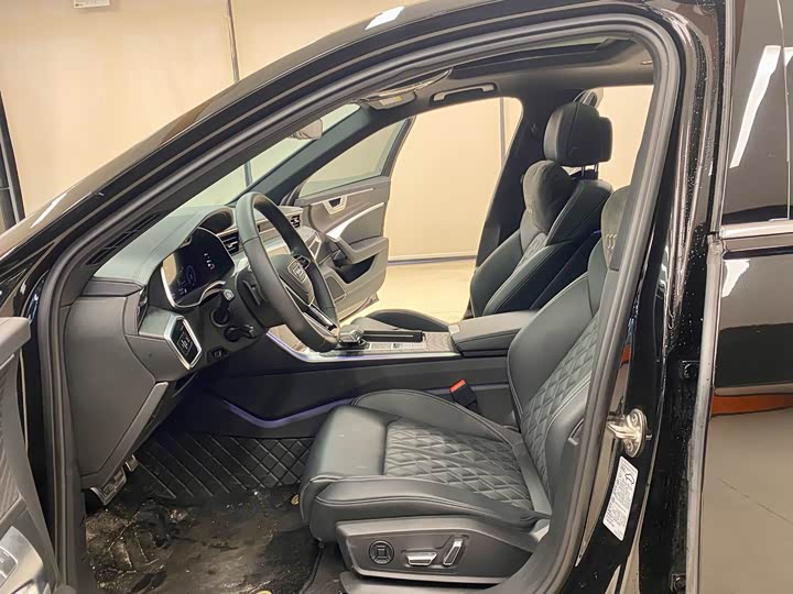 Фото 5 - Audi A6L