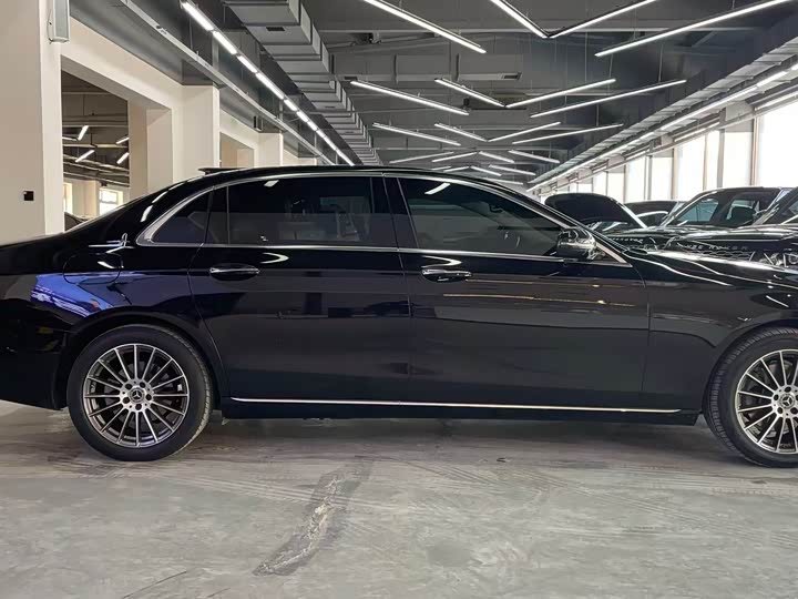 Zdjęcie 4 - Mercedes-Benz E-Class