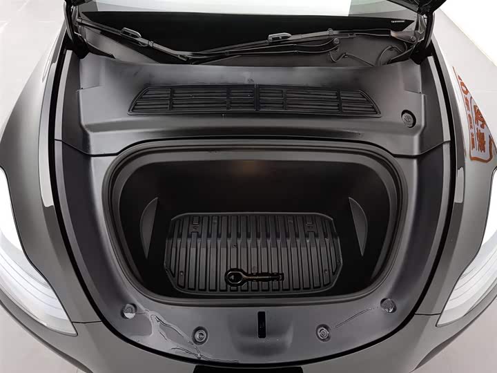 Фото 6 - Tesla Model Y