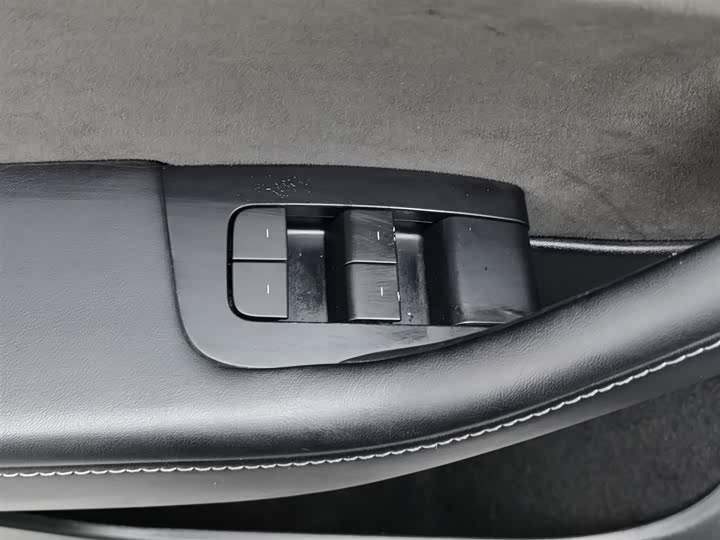 Фото 9 - Tesla Model Y