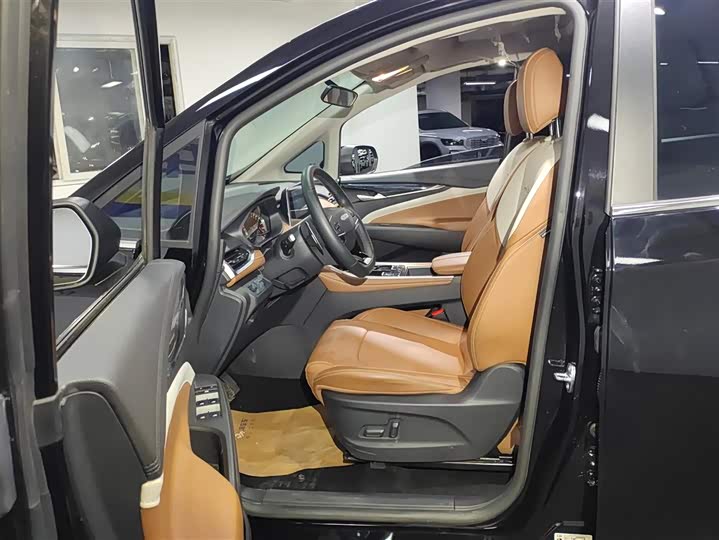 Фото 9 - Maxus G50