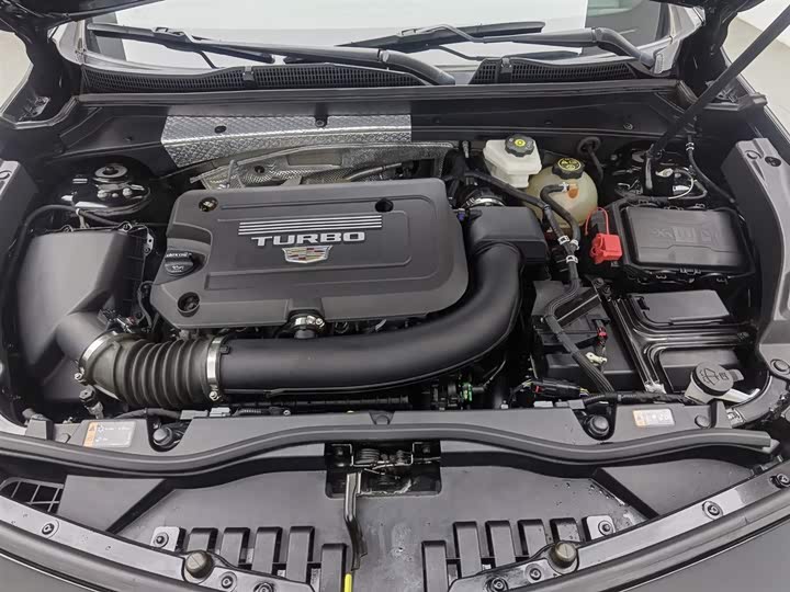 Фото 6 - Cadillac XT4