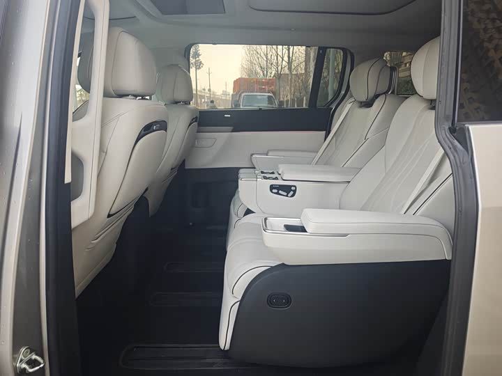 Фото 6 - XPeng X9