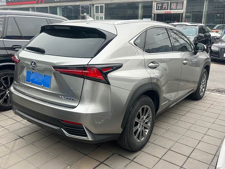 Фото 4 - Lexus NX