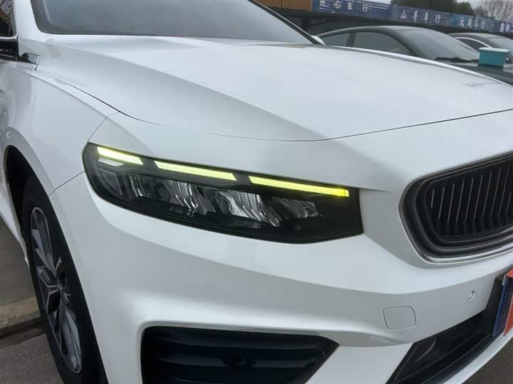 Фото 7 - Geely Preface