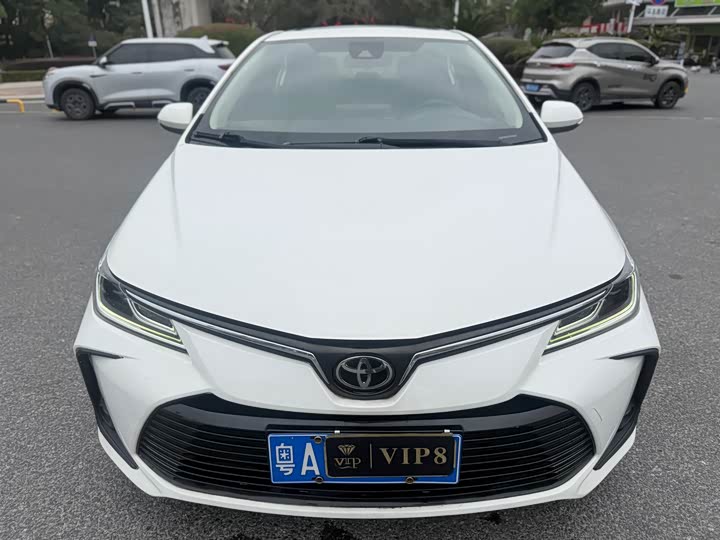 Photo 2 - Toyota Corolla