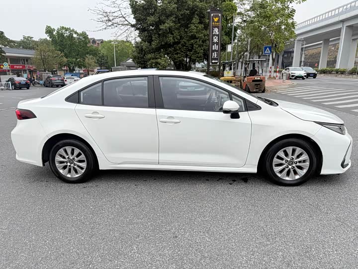 Photo 4 - Toyota Corolla