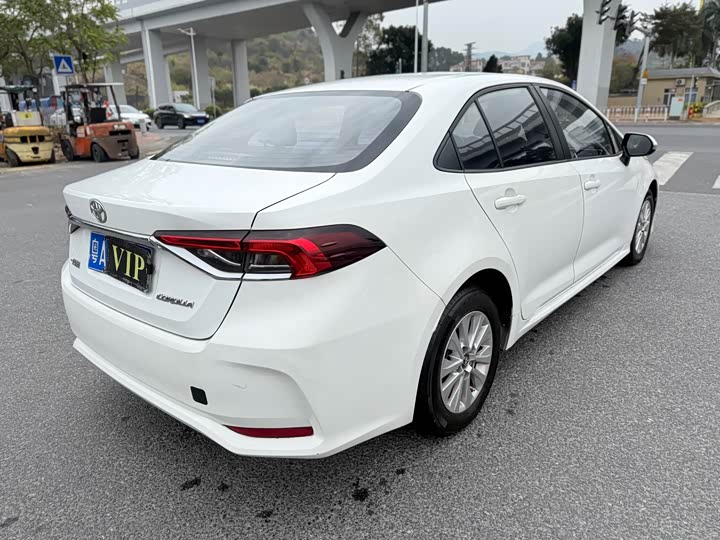 Photo 5 - Toyota Corolla