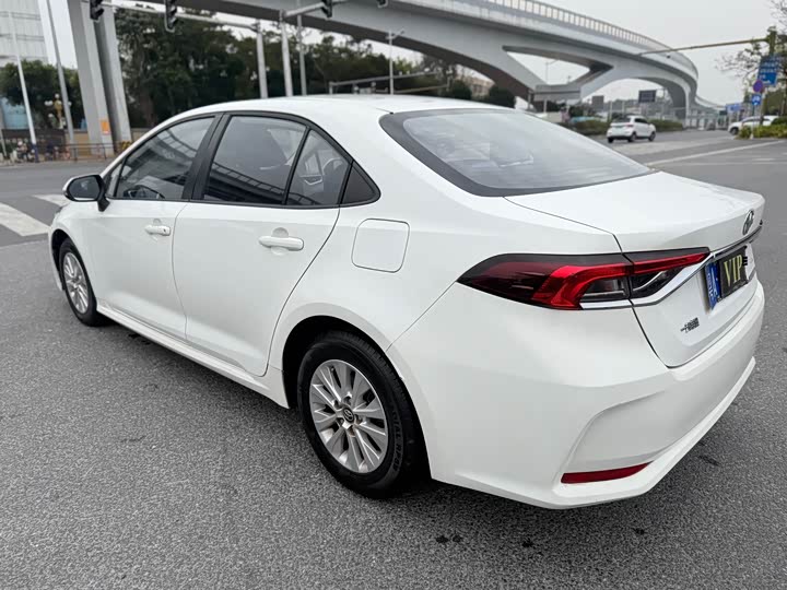 Photo 7 - Toyota Corolla