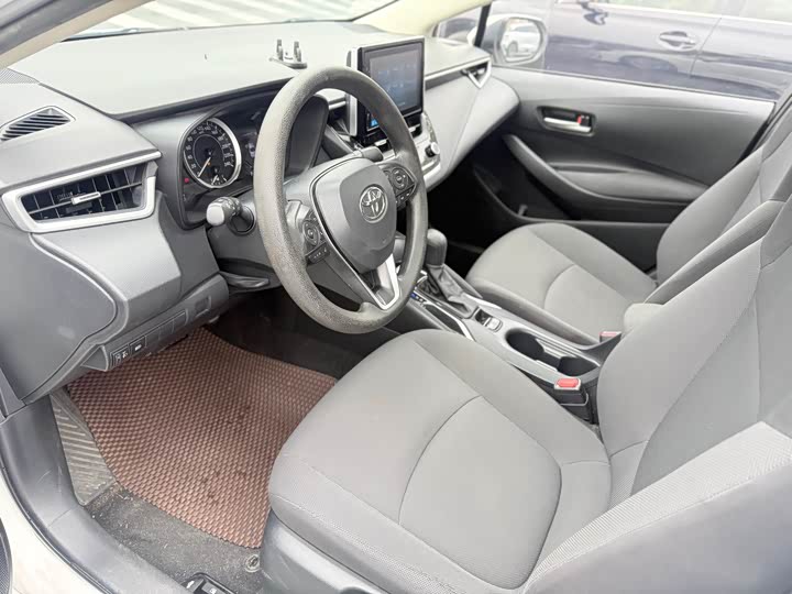 Photo 8 - Toyota Corolla