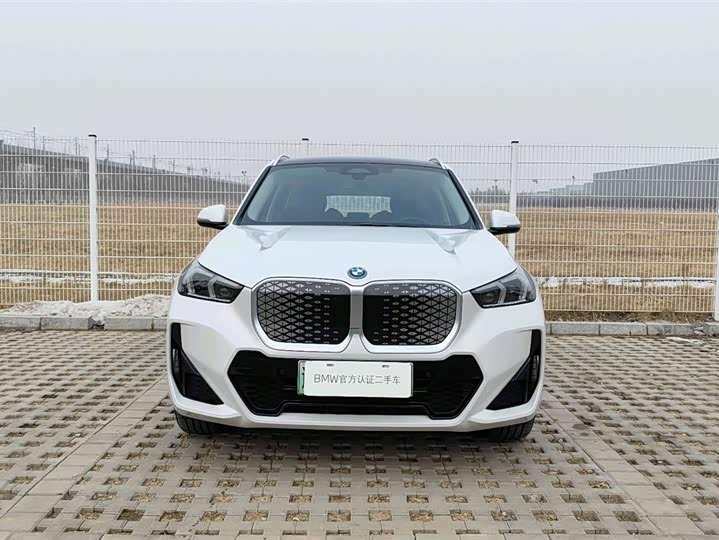 Фото 2 - BMW iX1