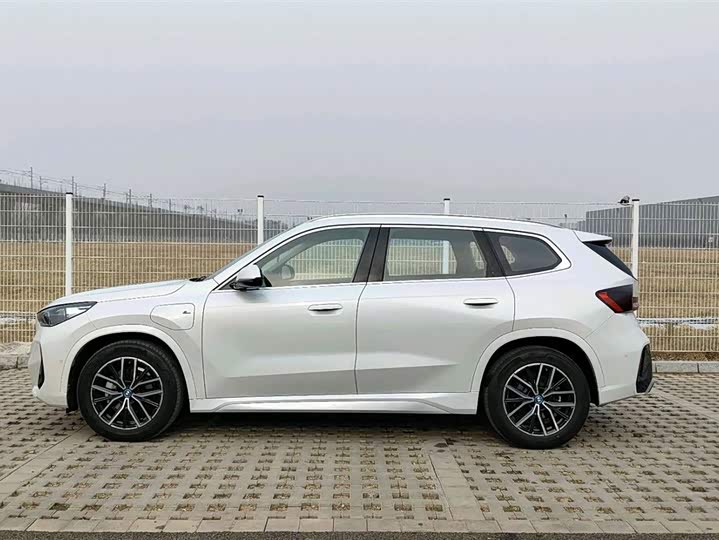 Фото 6 - BMW iX1