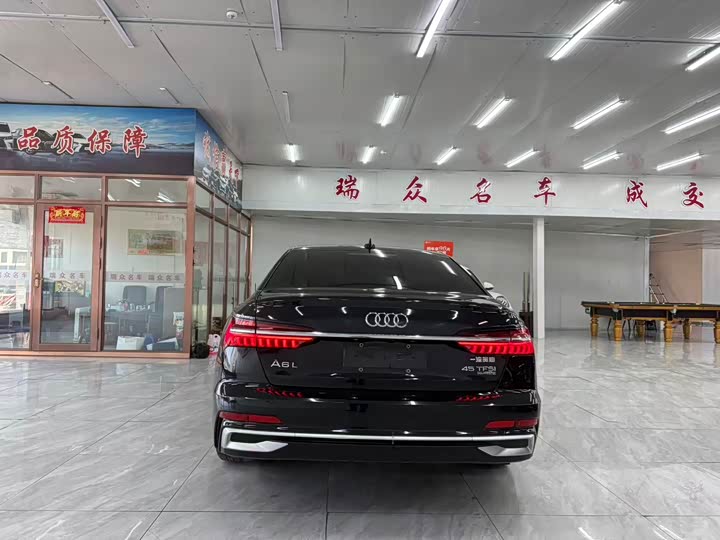 Фото 4 - Audi A6L