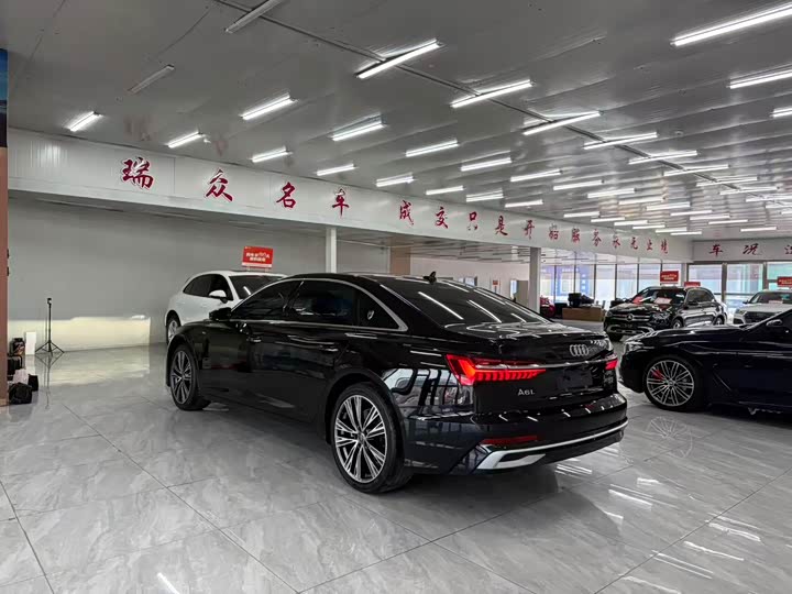 Фото 5 - Audi A6L