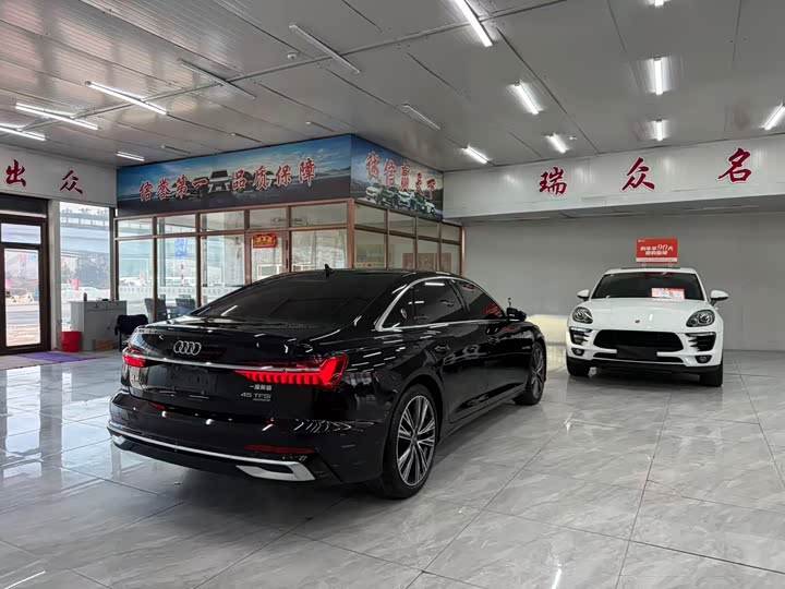 Фото 6 - Audi A6L