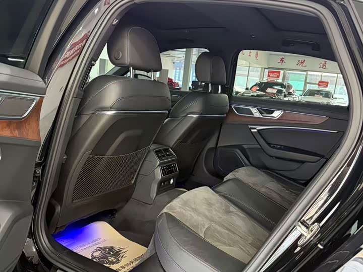 Фото 7 - Audi A6L