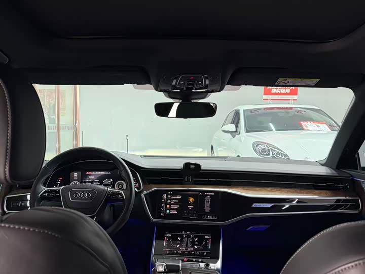 Фото 8 - Audi A6L