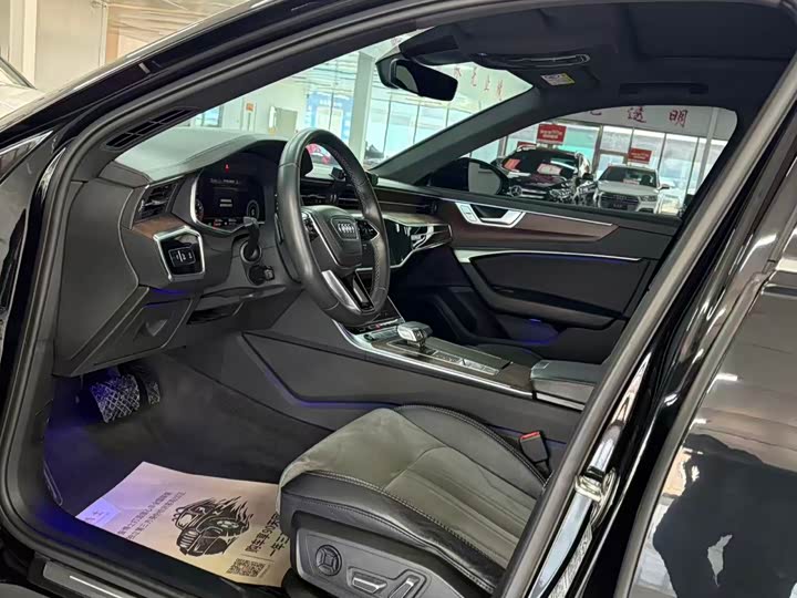 Фото 9 - Audi A6L