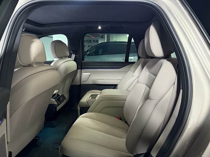 Фото 6 - Nio ES8