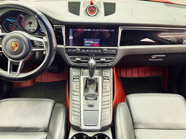 Фото 8 - Porsche Macan