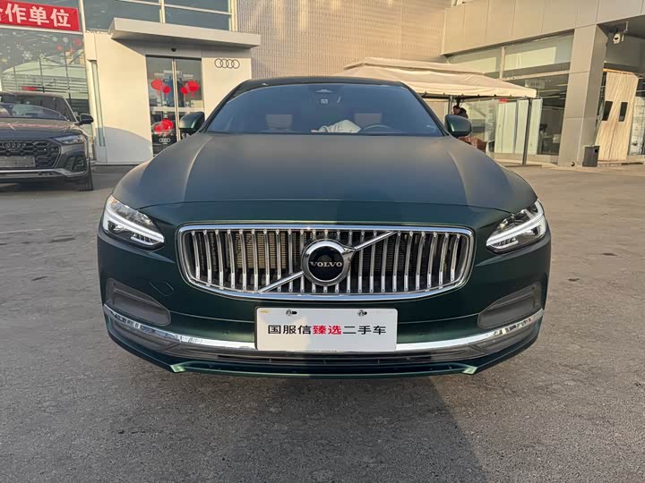 Фото 2 - Volvo S90
