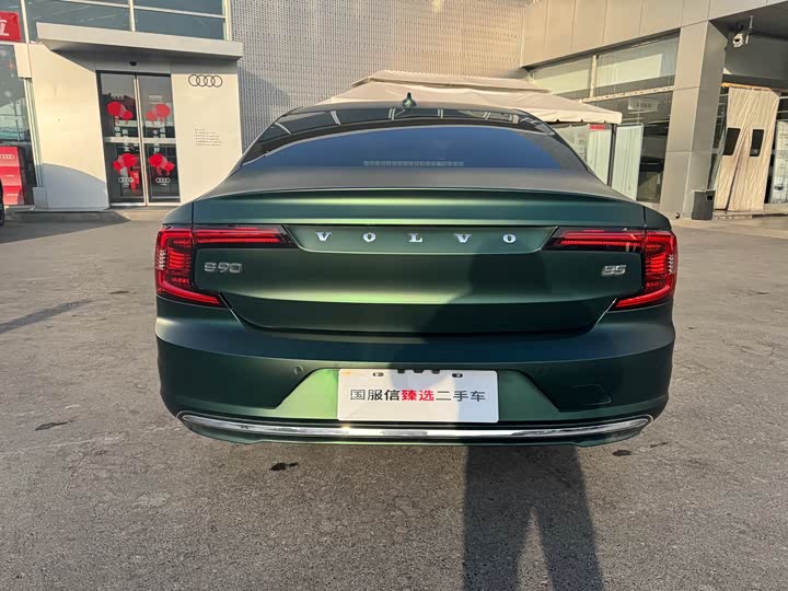 Фото 4 - Volvo S90